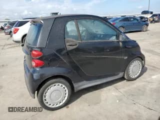 ✅ 2013 Smart fortwo Pure • VIN: WMEEJ3BA9DK678543 • Lot: 72659984. Wystawiony na Copart z przebiegiem Nie podano. Bezpłatny archiwum sprzedaży aukcyjnych z USA i szczegółowy raport historii pojazdu na DreamBid. Zdjęcie 3.