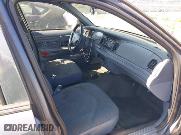 ✅ 1997 Ford Crown Victoria Police • VIN: 2FALP71W1VX199546 • Лот: 42160103. Опубликован ранее на IAAI с пробегом 229 265 миль. Бесплатный доступ к архиву аукционных продаж из США и подробный отчёт об истории автомобиля на DreamBid. Изображение 5.