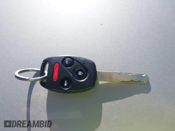 ✅ 2006 Honda Accord LX • VIN: 1HGCM56426A123408 • Lot: 43549800. Listed on IAAI with 200,767 mi. Free auction sales archive from the USA and detailed vehicle history report at DreamBid. Image 11.