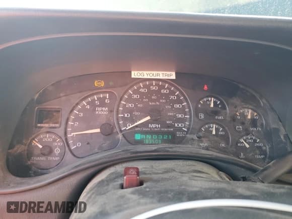 ✅ 2002 Chevrolet Silverado 2500HD LT • VIN: 1GCHK23U62F193911 • Lot: 87440435. Wystawiony na Copart z przebiegiem 183 509 mil. Bezpłatny archiwum sprzedaży aukcyjnych z USA i szczegółowy raport historii pojazdu na DreamBid. Zdjęcie 9.