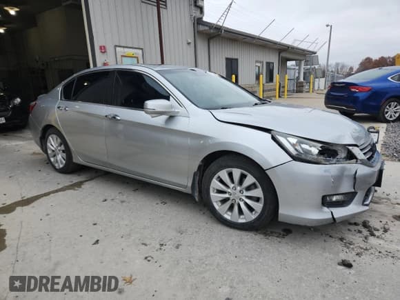 ✅ 2015 Honda Accord EX-L • VIN: 1HGCR2F81FA103105 • Lot: 92395995. Listed on Copart with 257,107 mi. Free auction sales archive from the USA and detailed vehicle history report at DreamBid. Image 4.