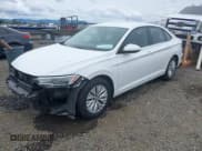 ✅ 2020 Volkswagen Jetta S • VIN: 3VWN57BU2LM028378 • Lot: 43412825. Wystawiony na IAAI z przebiegiem 126 532 mil. Bezpłatny archiwum sprzedaży aukcyjnych z USA i szczegółowy raport historii pojazdu na DreamBid. Zdjęcie 2.