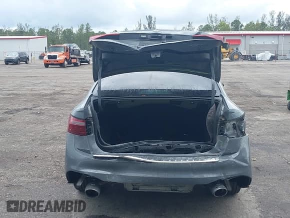 ✅ 2024 Volkswagen Jetta 40th Anniversary Edition • VIN: 3VW9T7BU7RM003590 • Lot: 42181046. Wystawiony na IAAI z przebiegiem 20 777 mil. Bezpłatny archiwum sprzedaży aukcyjnych z USA i szczegółowy raport historii pojazdu na DreamBid. Zdjęcie 17.