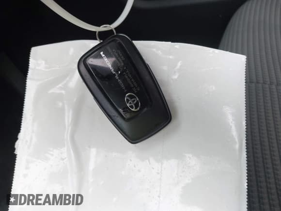 ✅ 2022 Toyota Highlander L • VIN: 5TDCZRAH5NS111322 • Lot: 43712990. Wystawiony na IAAI z przebiegiem 34 719 mil. Bezpłatny archiwum sprzedaży aukcyjnych z USA i szczegółowy raport historii pojazdu na DreamBid. Zdjęcie 11.