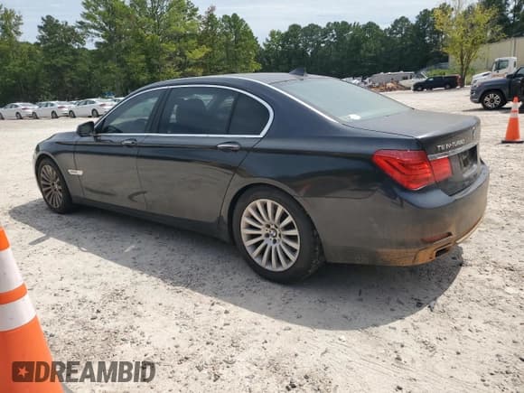 ✅ 2009 BMW 7 Series 750Li • VIN: WBAKB83569CY61524 • Lot: 70528775. Listed on Copart with 190,183 mi. Free auction sales archive from the USA and detailed vehicle history report at DreamBid. Image 2.