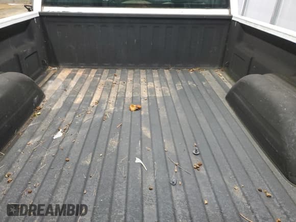 ✅ 2001 Chevrolet Silverado 1500 • VIN: 1GCEC14W91Z255003 • Лот: 73417914. Опубликован ранее на Copart с пробегом 121 582 миль. Бесплатный доступ к архиву аукционных продаж из США и подробный отчёт об истории автомобиля на DreamBid. Изображение 11.