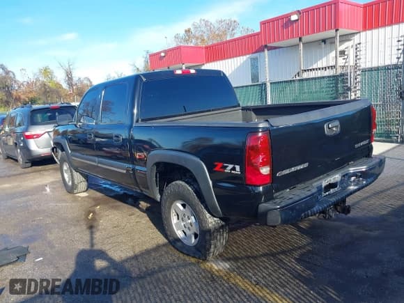 ✅ 2004 Chevrolet Silverado 1500 Z71 • VIN: 2GCEK13T441379543 • Lot: 43700681. Wystawiony na IAAI z przebiegiem 218 175 mil. Bezpłatny archiwum sprzedaży aukcyjnych z USA i szczegółowy raport historii pojazdu na DreamBid. Zdjęcie 3.