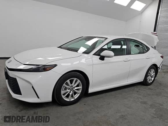 2025 Toyota Camry LE with VIN 4T1DAACKXSU001360, listed as a Copart auction lot 85889365 with 28,029 mi miles and Salvage title. Bid and sale history available at DreamBid. Image 1.