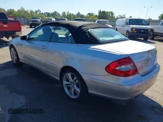 ✅ 2008 Mercedes-Benz CLK 350 • VIN: WDBTK56FX8T096468 • Lot: 43580284. Wystawiony na IAAI z przebiegiem 144 682 mil. Bezpłatny archiwum sprzedaży aukcyjnych z USA i szczegółowy raport historii pojazdu na DreamBid. Zdjęcie 3.