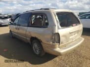 ✅ 2000 Chrysler Town & Country LX • VIN: 1C4GP44G4YB535437 • Лот: 70224824. Опубликован ранее на Copart с пробегом Не указан. Бесплатный доступ к архиву аукционных продаж из США и подробный отчёт об истории автомобиля на DreamBid. Изображение 2.