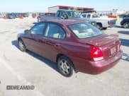 ✅ 2001 Hyundai Elantra GLS • VIN: KMHDN45DX1U085019 • Lot: 42045813. Wystawiony na IAAI z przebiegiem 240 444 mil. Bezpłatny archiwum sprzedaży aukcyjnych z USA i szczegółowy raport historii pojazdu na DreamBid. Zdjęcie 3.