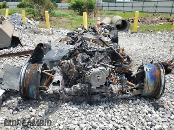 2016 Chevrolet Corvette 1LT с VIN 1G1YB2D71G5105538, выставлен на аукционе Copart как лот 64877864 с пробегом Не указан миль и На запчасти • Non repairable. История ставок и продаж доступна на DreamBid. Изображение 5.