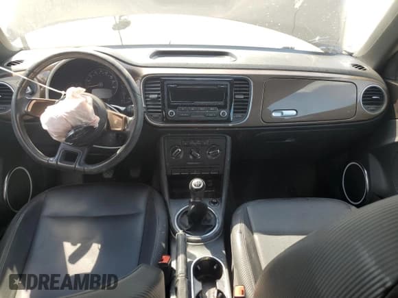 ✅ 2012 Volkswagen Beetle 2.5L • VIN: 3VWHX7AT2CM616099 • Лот: 56421455. Опубликован ранее на Copart с пробегом 225 279 миль. Бесплатный доступ к архиву аукционных продаж из США и подробный отчёт об истории автомобиля на DreamBid. Изображение 8.