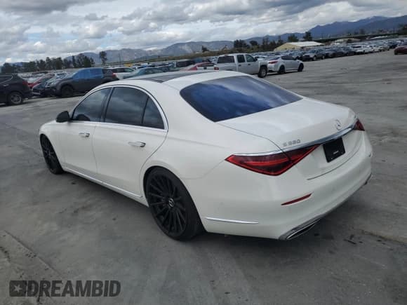 ✅ 2021 Mercedes-Benz S 580 • VIN: W1K6G7GB1MA035481 • Lot: 43611803. Wystawiony na Copart z przebiegiem 7 602 mil. Bezpłatny archiwum sprzedaży aukcyjnych z USA i szczegółowy raport historii pojazdu na DreamBid. Zdjęcie 2.