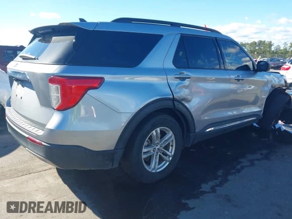 ✅ 2023 Ford Explorer XLT • VIN: 1FMSK7DH1PGA07984 • Lot: 43415114. Wystawiony na IAAI z przebiegiem 60 698 mil. Bezpłatny archiwum sprzedaży aukcyjnych z USA i szczegółowy raport historii pojazdu na DreamBid. Zdjęcie 4.