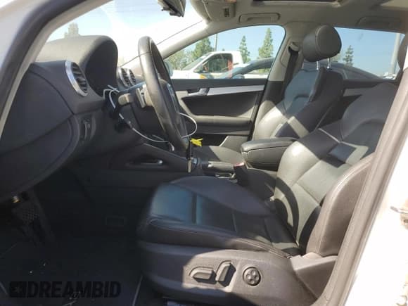 ✅ 2008 Audi A3 • VIN: WAUHF78P88A010967 • Lot: 77883454. Wystawiony na Copart z przebiegiem 124 801 mil. Bezpłatny archiwum sprzedaży aukcyjnych z USA i szczegółowy raport historii pojazdu na DreamBid. Zdjęcie 7.