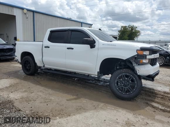 ✅ 2019 Chevrolet Silverado 1500 Custom • VIN: 3GCPWBEH0KG142175 • Лот: 71039744. Опубликован ранее на Copart с пробегом 82 675 миль. Бесплатный доступ к архиву аукционных продаж из США и подробный отчёт об истории автомобиля на DreamBid. Изображение 4.