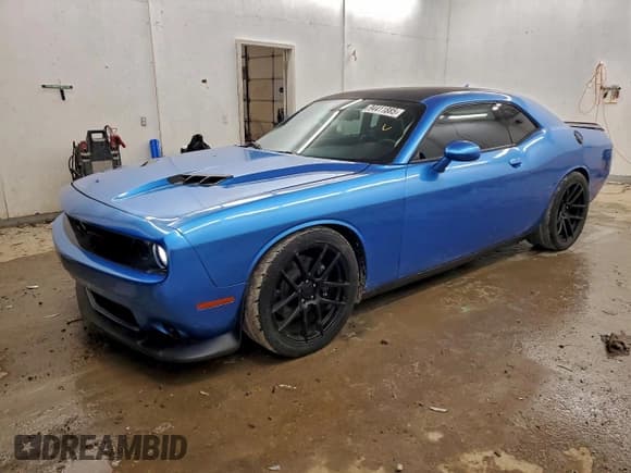 ✅ 2015 Dodge Challenger R/T Scat Pack • VIN: 2C3CDZFJ6FH910072 • Lot: 94411885. Wystawiony na Copart z przebiegiem 2 740 mil. Bezpłatny archiwum sprzedaży aukcyjnych z USA i szczegółowy raport historii pojazdu na DreamBid. Zdjęcie 1.
