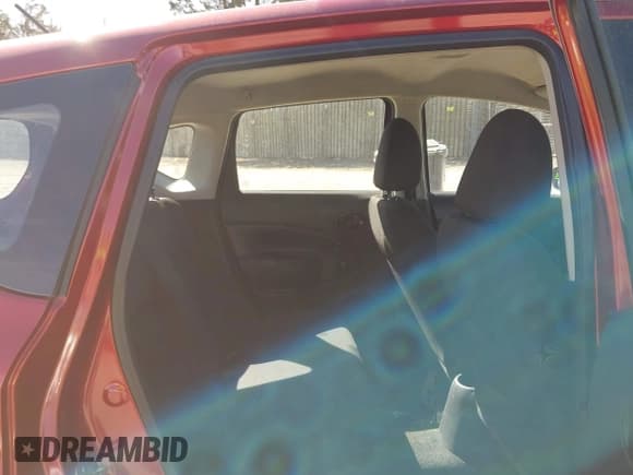 ✅ 2017 Nissan Note SV • VIN: 3N1CE2CPXHL370618 • Lot: 41832326. Wystawiony na IAAI z przebiegiem 135 579 mil. Bezpłatny archiwum sprzedaży aukcyjnych z USA i szczegółowy raport historii pojazdu na DreamBid. Zdjęcie 8.