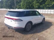 ✅ 2021 Lincoln Aviator Reserve • VIN: 5LM5J7WC2MGL01985 • Lot: 42548458. Wystawiony na IAAI z przebiegiem 57 623 mil. Bezpłatny archiwum sprzedaży aukcyjnych z USA i szczegółowy raport historii pojazdu na DreamBid. Zdjęcie 4.