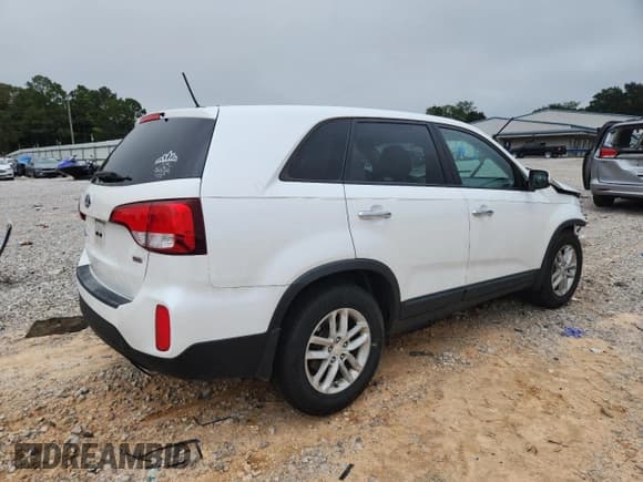 ✅ 2015 Kia Sorento LX • VIN: 5XYKT3A68FG661511 • Лот: 67154515. Опубликован ранее на Copart с пробегом 142 209 миль. Бесплатный доступ к архиву аукционных продаж из США и подробный отчёт об истории автомобиля на DreamBid. Изображение 3.