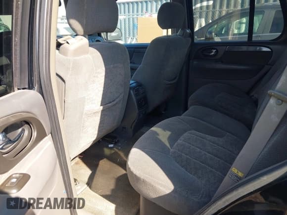 ✅ 2002 GMC Envoy SLT • VIN: 1GKDT13S922101271 • Lot: 43589751. Listed on IAAI with 223,785 mi. Free auction sales archive from the USA and detailed vehicle history report at DreamBid. Image 8.