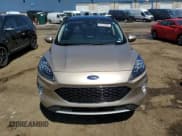 ✅ 2020 Ford Escape Titanium • VIN: 1FMCU9J90LUA49890 • Lot: 57228065. Wystawiony na Copart z przebiegiem 24 283 mil. Bezpłatny archiwum sprzedaży aukcyjnych z USA i szczegółowy raport historii pojazdu na DreamBid. Zdjęcie 5.