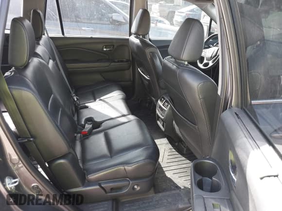 ✅ 2019 Honda Pilot EX-L • VIN: 5FNYF5H43KB005056 • Lot: 40729093. Wystawiony na IAAI z przebiegiem 78 339 mil. Bezpłatny archiwum sprzedaży aukcyjnych z USA i szczegółowy raport historii pojazdu na DreamBid. Zdjęcie 8.