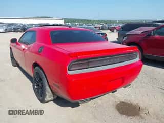 2014 Dodge Challenger R/T z VIN 2C3CDYBT9EH212071, wystawiony jako IAAI lot #42894016 z przebiegiem Nie podano mil oraz . Historia ofert i sprzedaży dostępna na DreamBid. Obrazek 3.