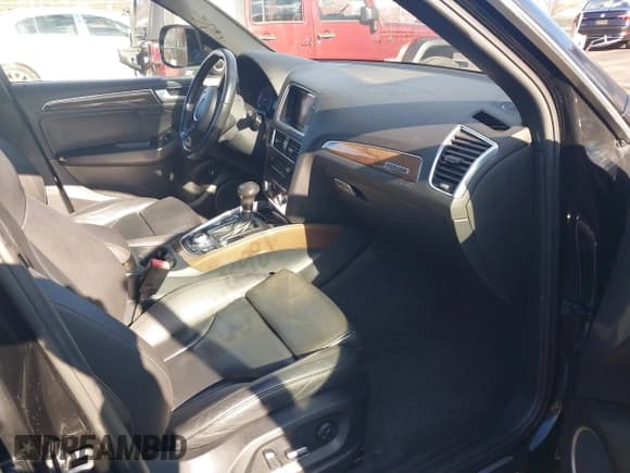 ✅ 2017 Audi Q5 Premium Plus • VIN: WA1D7AFP2HA040068 • Lot: 43695981. Listed on IAAI with 93,385 mi. Free auction sales archive from the USA and detailed vehicle history report at DreamBid. Image 5.