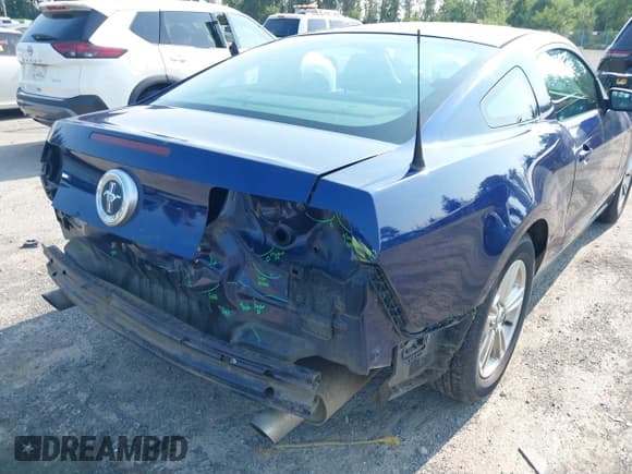 ✅ 2011 Ford Mustang V6 • VIN: 1ZVBP8AM9B5138207 • Lot: 42565744. Listed on IAAI with 154,151 mi. Free auction sales archive from the USA and detailed vehicle history report at DreamBid. Image 14.