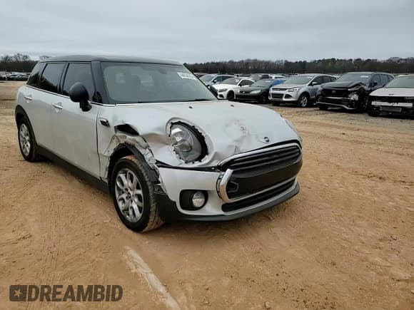 ✅ 2018 MINI Clubman Cooper • VIN: WMWLN5C51J2E34226 • Lot: 44634555. Listed on Copart with 89,429 mi. Free auction sales archive from the USA and detailed vehicle history report at DreamBid. Image 10.