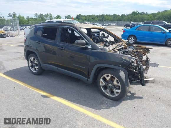 ✅ 2019 Jeep Compass Limited • VIN: 3C4NJCCB5KT667282 • Lot: 42316917. Listed on IAAI with 51,540 mi. Free auction sales archive from the USA and detailed vehicle history report at DreamBid. Image 1.