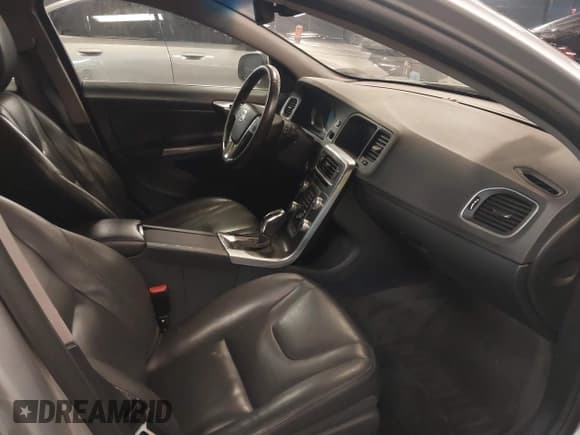 ✅ 2016 Volvo V60 T5 Drive-E Premier • VIN: YV140MEK9G1319298 • Лот: 42241806. Опубликован ранее на IAAI с пробегом 108 931 миль. Бесплатный доступ к архиву аукционных продаж из США и подробный отчёт об истории автомобиля на DreamBid. Изображение 5.