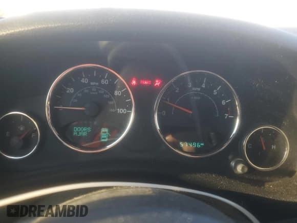 ✅ 2017 Jeep Wrangler Sport • VIN: 1C4GJWAG0HL607259 • Лот: 82005905. Опубликован ранее на Copart с пробегом 57 496 миль. Бесплатный доступ к архиву аукционных продаж из США и подробный отчёт об истории автомобиля на DreamBid. Изображение 9.