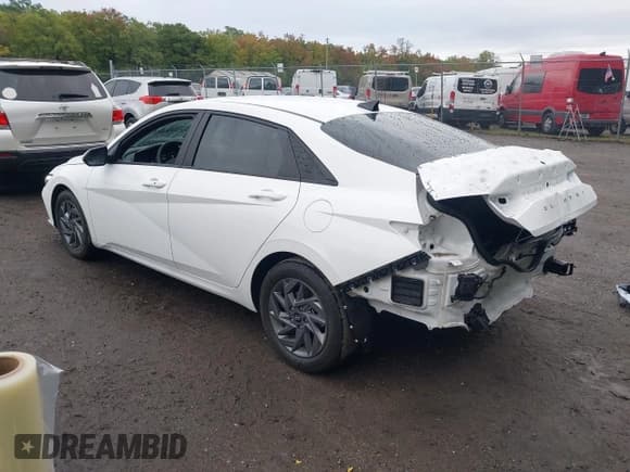 ✅ 2024 Hyundai Elantra SEL • VIN: KMHLM4DG8RU641513 • Lot: 43403885. Listed on IAAI with 33,573 mi. Free auction sales archive from the USA and detailed vehicle history report at DreamBid. Image 3.