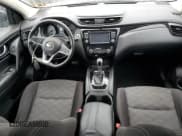 ✅ 2017 Nissan Rogue SV • VIN: JN1BJ1CR8HW119786 • Lot: 49449705. Wystawiony na Copart z przebiegiem 70 422 mil. Bezpłatny archiwum sprzedaży aukcyjnych z USA i szczegółowy raport historii pojazdu na DreamBid. Zdjęcie 8.