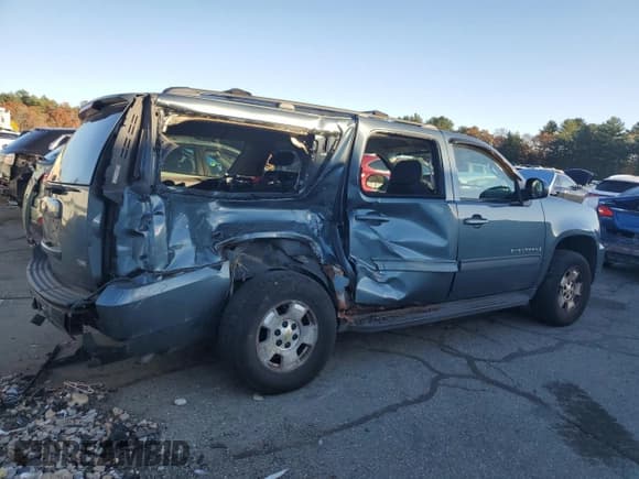 ✅ 2009 Chevrolet Suburban 1LT • VIN: 1GNFK26379R277553 • Lot: 78792504. Wystawiony na Copart z przebiegiem 146 736 mil. Bezpłatny archiwum sprzedaży aukcyjnych z USA i szczegółowy raport historii pojazdu na DreamBid. Zdjęcie 3.