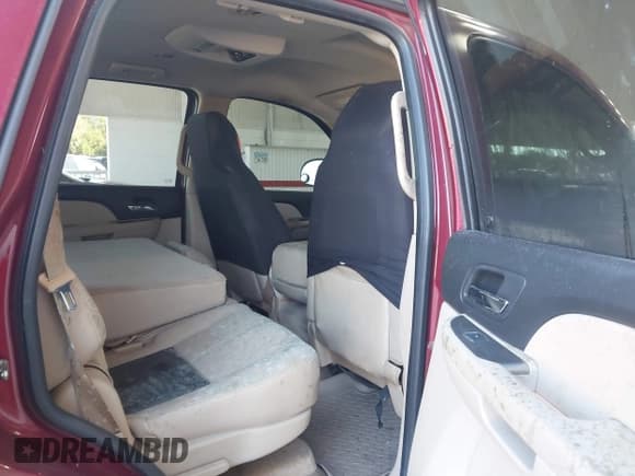 ✅ 2007 Chevrolet Tahoe LT • VIN: 1GNFK13057J127506 • Lot: 43723905. Wystawiony na IAAI z przebiegiem 241 794 mil. Bezpłatny archiwum sprzedaży aukcyjnych z USA i szczegółowy raport historii pojazdu na DreamBid. Zdjęcie 8.