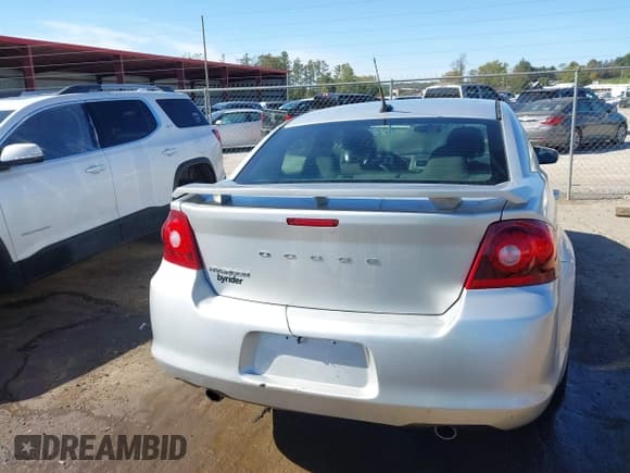 ✅ 2011 Dodge Avenger Heat • VIN: 1B3BD1FG5BN513212 • Lot: 37762927. Wystawiony na IAAI z przebiegiem 169 575 mil. Bezpłatny archiwum sprzedaży aukcyjnych z USA i szczegółowy raport historii pojazdu na DreamBid. Zdjęcie 15.