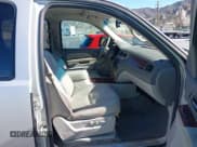 ✅ 2010 Chevrolet Suburban LTZ • VIN: 1GNUKKE3XAR163737 • Лот: 43676770. Опубликован ранее на IAAI с пробегом 199 789 миль. Бесплатный доступ к архиву аукционных продаж из США и подробный отчёт об истории автомобиля на DreamBid. Изображение 5.