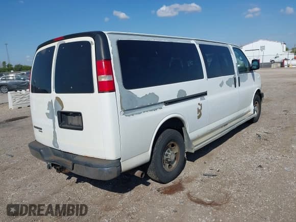 ✅ 2008 Chevrolet Express Passenger • VIN: 1GAHG39K681224649 • Lot: 43370075. Listed on IAAI with 243,802 mi. Free auction sales archive from the USA and detailed vehicle history report at DreamBid. Image 4.