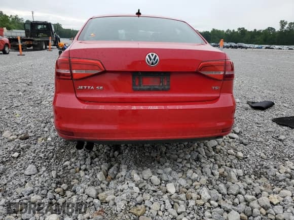 ✅ 2015 Volkswagen Jetta SE • VIN: 3VWD17AJ8FM259224 • Lot: 63311455. Listed on Copart with 164,882 mi. Free auction sales archive from the USA and detailed vehicle history report at DreamBid. Image 6.