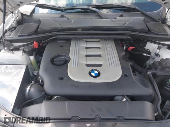 ✅ 2011 BMW 3 Series 335d • VIN: WBAPN7C5XBA949226 • Lot: 42644912. Wystawiony na IAAI z przebiegiem 94 160 mil. Bezpłatny archiwum sprzedaży aukcyjnych z USA i szczegółowy raport historii pojazdu na DreamBid. Zdjęcie 10.