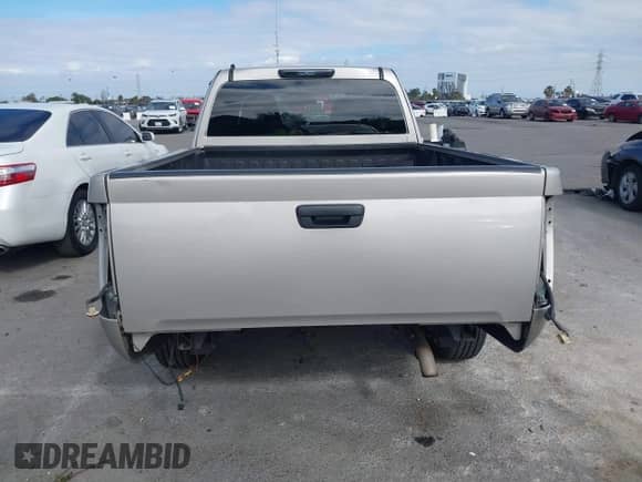 2008 Chevrolet Colorado 1LT z VIN 1GCCS39E188192565, wystawiony jako IAAI lot #41901967 z przebiegiem 282 987 mil mil oraz . Historia ofert i sprzedaży dostępna na DreamBid. Obrazek 17.