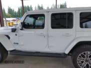 ✅ 2024 Jeep Wrangler High Altitude • VIN: 1C4RJXU69RW177460 • Lot: 42497258. Wystawiony na IAAI z przebiegiem Nie podano. Bezpłatny archiwum sprzedaży aukcyjnych z USA i szczegółowy raport historii pojazdu na DreamBid. Zdjęcie 14.
