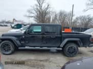 ✅ 2023 Jeep Gladiator Overland • VIN: 1C6HJTFG4PL564093 • Lot: 41594203. Wystawiony na IAAI z przebiegiem 37 740 mil. Bezpłatny archiwum sprzedaży aukcyjnych z USA i szczegółowy raport historii pojazdu na DreamBid. Zdjęcie 14.