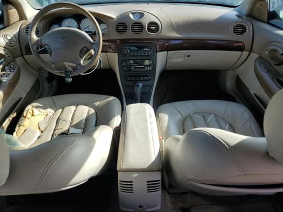 ✅ 2000 Chrysler 300M M • VIN: 2C3HE66G3YH439314 • Лот: 46734665. Опубликован ранее на Copart с пробегом 146 074 миль. Бесплатный доступ к архиву аукционных продаж из США и подробный отчёт об истории автомобиля на DreamBid. Изображение 8.