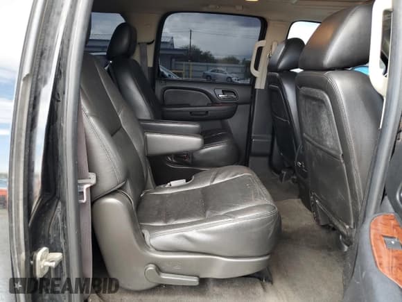 ✅ 2013 Chevrolet Suburban LTZ • VIN: 1GNSKKE76DR147159 • Lot: 85884865. Wystawiony na Copart z przebiegiem 142 686 mil. Bezpłatny archiwum sprzedaży aukcyjnych z USA i szczegółowy raport historii pojazdu na DreamBid. Zdjęcie 11.