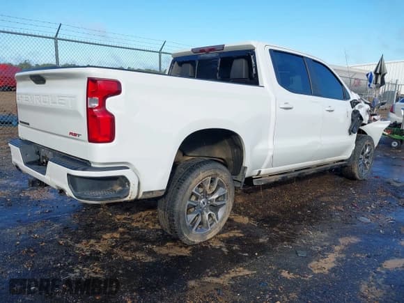 ✅ 2020 Chevrolet Silverado 1500 RST • VIN: 3GCUYEEL0LG438818 • Lot: 40846782. Wystawiony na IAAI z przebiegiem 108 018 mil. Bezpłatny archiwum sprzedaży aukcyjnych z USA i szczegółowy raport historii pojazdu na DreamBid. Zdjęcie 4.